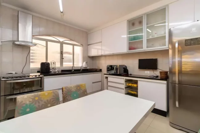Imagem Excelente Casa à venda com 3 suítes, 4 vagas de garagem, salão de festas e área gourmet por R$1460.000-Jd Marisa-SP
