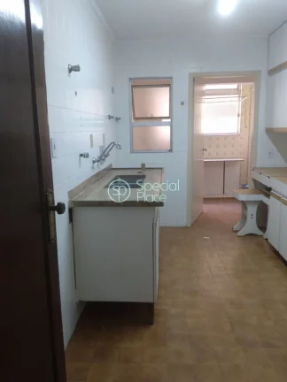 Imagem Oportunidade para reforma. Apartamento com 96m2, 2 dormitórios ( 2 suítes ) e 2 vagas na garagem. ...