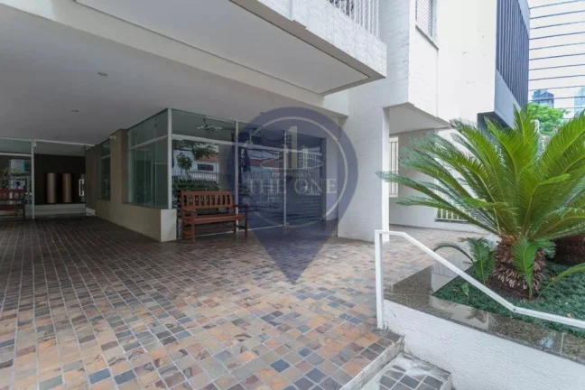 Imagem Apartamento à venda no Itaim Bibi, São Paulo-SP: 2 quartos, 2 salas, 1 banheiro, 1 vaga, 52m². Venha conferir!