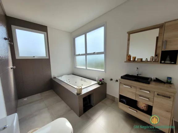 Imagem Casa moderna com 3 suítes, piscina, planejados na casa toda, em condomínio