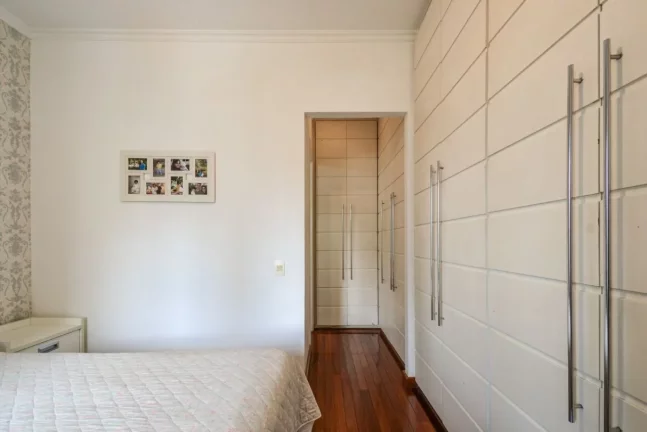 Imagem Apartamento em Pinheiros perto do metrô com 3 quartos (1 suíte ) e 3 vagas, 120m²