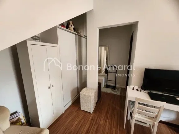 Imagem Belíssima casa com 250 m² de construção e terreno com área de 449 m². Na parte inferior há 1 ...