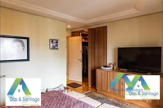 Imagem Apartamento alto padrão em 230m² sendo uma unidade por andar com 4 suítes, 4 vagas de garagem em localização privilegiada a 650mts Metrô Chácara Klabin