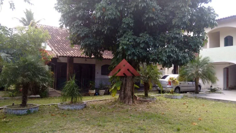 Imagem Casa com 6 dormitórios à venda, 300 m² por R$ 900.000,00 - Vila Capri - Araruama/RJ