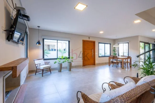Imagem Casa de Vila no Brooklin: O Refúgio de 188m² na Av. Portugal