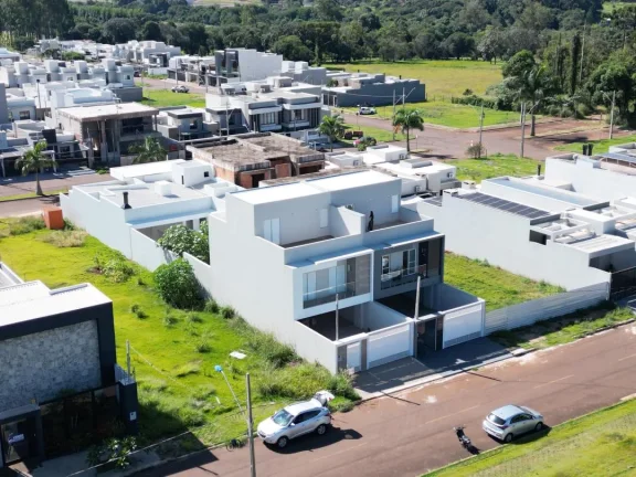 Imagem Sobrado de 248m² com Piscina em Cascavel - Recanto Tropical III - Venda