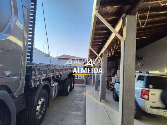 Imagem Casa com 3 dormitórios à venda, 280 m² por R$ 810.000,00 - Ajapi - Rio Claro/SP