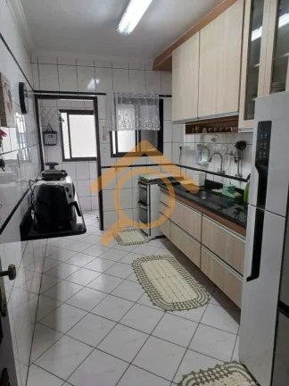 Imagem Imperdível! Apartamento à venda em Praia Grande-SP, Canto do Forte. 2 quartos, 1 suíte, 2 salas, 3 banheiros, 1 vaga. Condomínio Palm Beach, a 300m da praia.