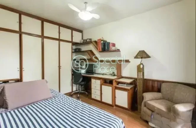 Imagem Oportunidade para reforma com excelente planta em Moema Índios. Apartamento com planta ampla, 3 dor...