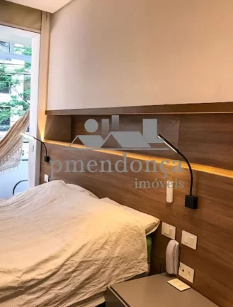 Imagem Apartamento amplo, totalmente reformado, em excelente localização, pronto para morar.