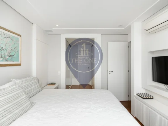 Imagem Apartamento de Luxo na Vila Mariana, São Paulo-SP: 3 quartos, 3 suítes, 5 banheiros, 4 vagas de garagem e 188m² de área.