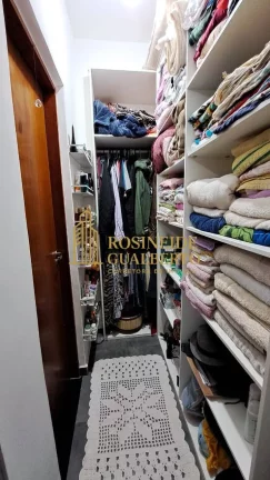 Imagem Casa Elegante com 4 Dormitórios a 700 metros da praia de Massaguaçu.
