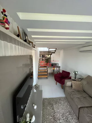 Imagem Cobertura com 3 dormitórios à venda, 132 m² por R$ 840.000,00 - Palmeiras - Cabo Frio/RJ
