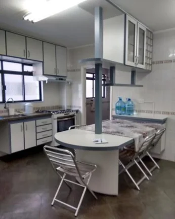 Imagem Apartamento à venda no Guarujá na Praia das Pitangueiras.