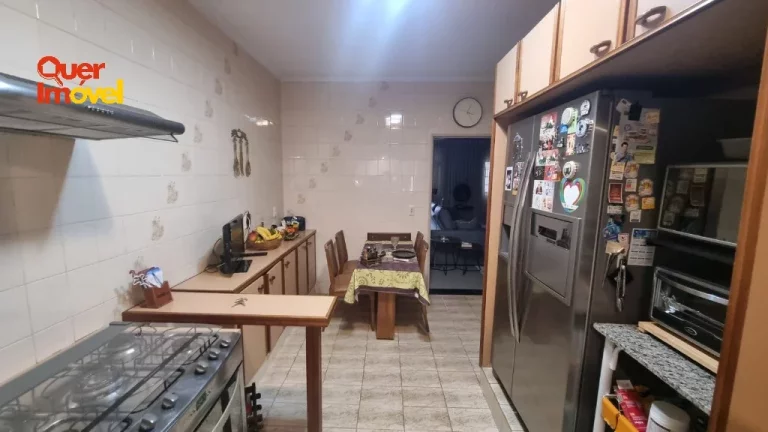 Imagem Impecável casa comercial à venda em Ribeirão Preto-SP, no bairro Ribeirânia: 4 quartos, 2 suítes, 2 salas, 5 banheiros, 4 vagas, 450 m².