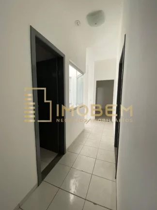 Imagem Casa Comercial de Alto Padrão para Locação em Sinop-MT - Setor Comercial 6 salas, 3 banheiros, 4 vagas de garagem 217m².
