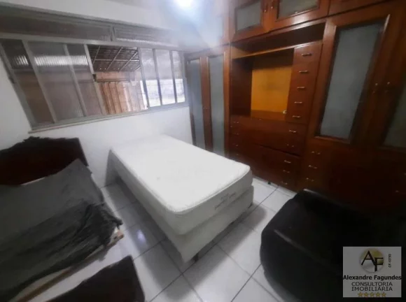 Imagem Casa Comercial para Venda em Goiânia, SETOR AEROPORTO, 4 dormitórios, 1 suíte, 3 banheiros, 3 vagas