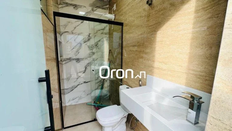 Imagem Casa com 3 dormitórios à venda, 180 m² por R$ 1.350.000,00 - Jardim Veneza - Senador Canedo/GO