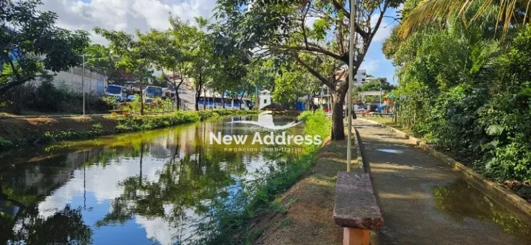 Imagem Terreno de 605m² em São Conrado, Cariacica. Excelente localização para construção ou investimento. Não perca esta oportunidade! Contate-nos!