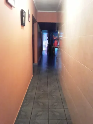 Imagem Casa Santo André - 243M², 5 Dorms, Cozinha, Edícula, 1 Vaga, Próximo Escolas, Supermercado.