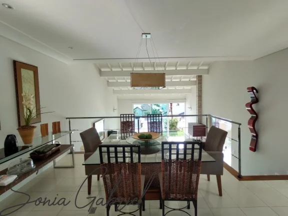 Imagem Imponente Casa em Condomínio à Venda em Vinhedo-SP 3 Quartos, 3 Suítes, 3 Salas, 5 Banheiros, 5 Vagas, 450m² Imagem Imponente Casa em Condomínio à Venda em Vinhedo-SP 3 Quartos, 3 Suítes, 3 Salas, 5 Banheiros, 5 Vagas, 450m²