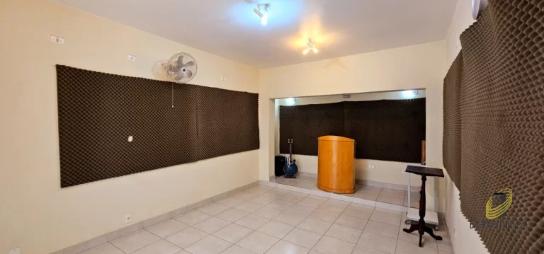 Imagem Casa de Luxo no Campo Belo: 6 Quartos, 5 Suítes, 10 Banheiros, 5 Vagas de Garagem e 504m² em São Paulo-SP