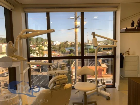 Imagem Sala comercial á venda com 49,10m² no centro de Torres/RS