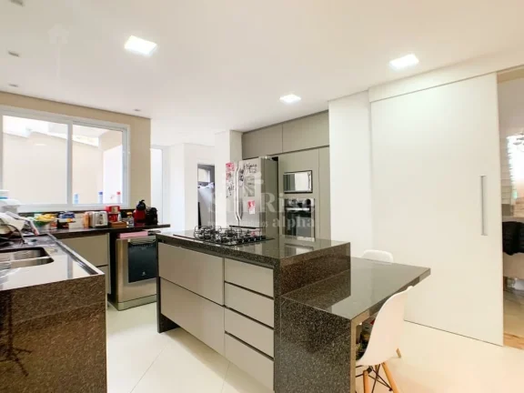 Imagem Casa a venda Alphaville 11, 4 suítes, 4 vagas, recém reformada por R$5.200.000 Santana de Parnaíba/SP