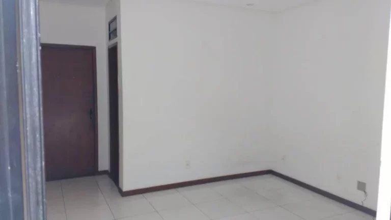 Imagem Galpão para alugar, no Espaço 10 galpões, em Lauro de Freitas, Portão, 246m2