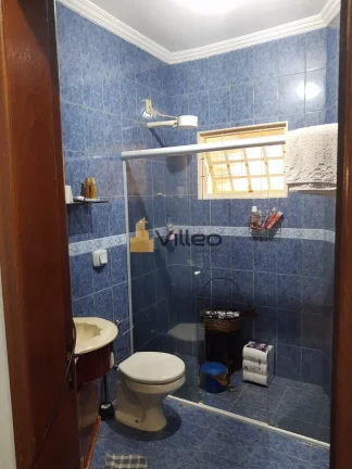 Imagem Viva o equilíbrio perfeito entre tranquilidade e praticidade nesta residência térrea exclusiva no...