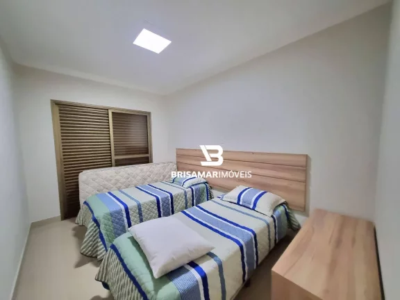 Imagem PITANGUEIRAS- LINDO APARTAMENTO TOTALMENTE REFORMADO E DECORADO , 02 VAGAS DE GARAGEM , UMA QUADRA MAR.