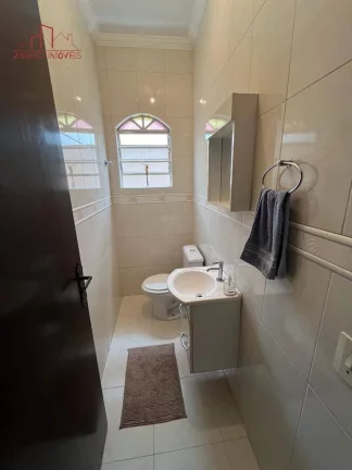 Imagem Casa com 116m² - 3 dorms - 2 vagas - Jd. Monte Azul.