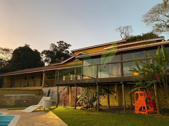 Imagem Casa de Alto Padrão à Venda em Condomínio Fechado em Piracaia, SP