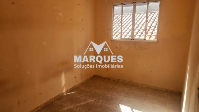 Imagem Sobrado c/ 3 dorms, e mais 2 casas nos fundos