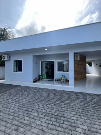 Imagem Casa com 3 dormitórios sendo 1 suíte e 2 vagas - Praia do Ervino | São Francisco do Sul/SC