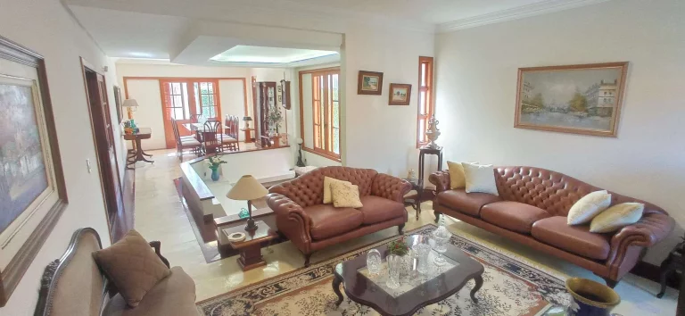 Imagem Casa à Venda com 346 m², 6 Dormitórios, 3 Suítes, Córrego Grande, Florianópolis/SC