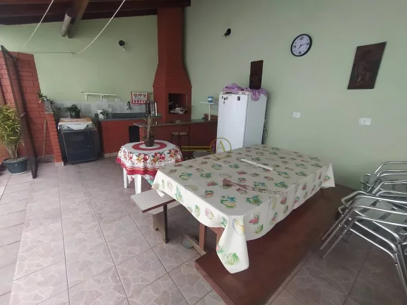 Imagem Casa com 3 dorms (2 suítes) a 700m da Praia à venda em Peruíbe