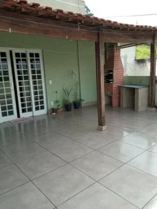 Imagem Sobrado com 235 metros de Construção 3 Dormitórios 2 Vagas de Garagens
