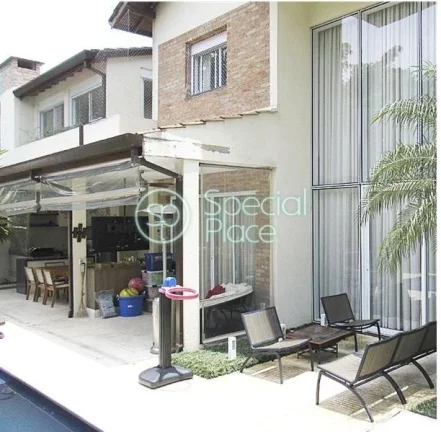 Imagem Casa impecável recém reformada em condomínio exclusivo ao lado da Chácara Flora. Sensação de e...