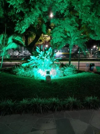Imagem Na bairro Jardim Botânico,2 dormitórios e mobiliado