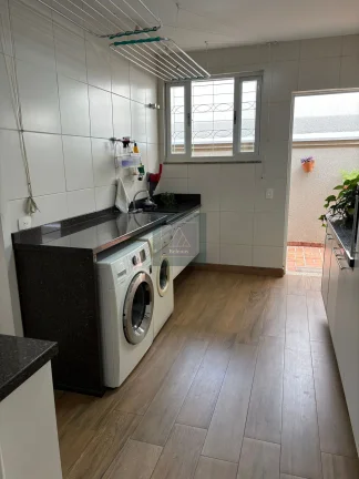Imagem Residência térrea de Alto Padrão - JARDIM SOCIAL. 250m² privativos. 4 vagas. 4 quartos sendo 1 suíte Master.