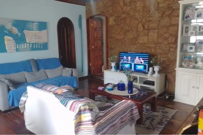 Imagem Casa com 4 quartos para venda em Campo Grande