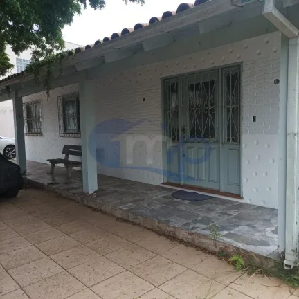 Imagem Casa a venda com 3 dormitorios no centro de Torres/RS