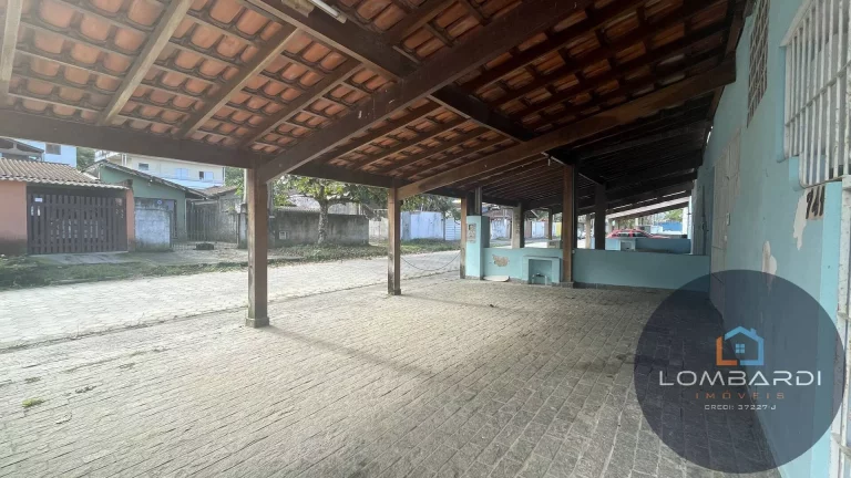 Imagem Sobrado em condomínio a venda no Pereque-Açu
