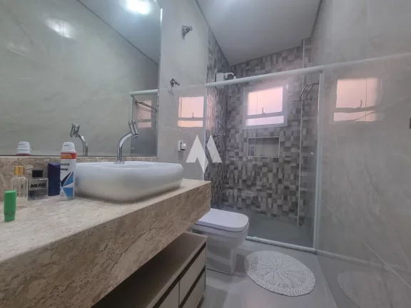 Imagem Casa á venda com 3 dormitórios e 2 suítes - Aparecida em Santos
