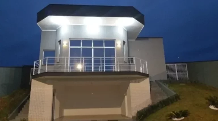 Oportunidade Casa 4 Dorms sendo 2 Suítes – AlphaVille I