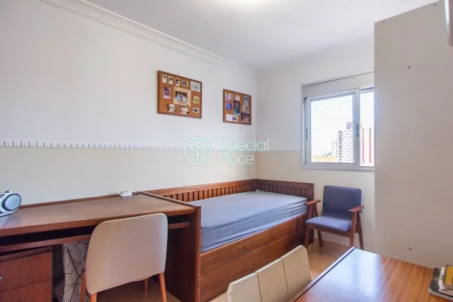 Imagem Excelente apartamento com 78m², andar alto, vista livre, 3 dormitórios, sendo uma suíte, living c...