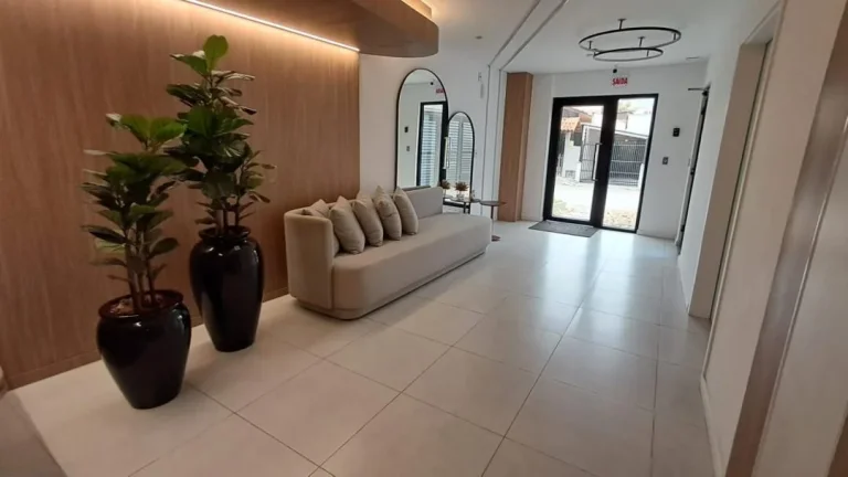 Imagem ALUGUEL TEMPORADA de Apartamento mobiliado com 3 dormitórios sendo 1 suíte e 2 Demi-suíte no Bairro Gravatá-Navegantes-SC