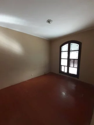 Imagem Casa para venda com 2 Dormitórios, 2 Banheiros e 2 Vagas de Garagem!