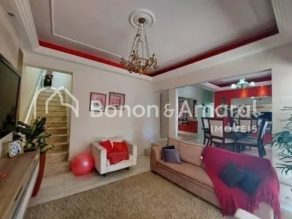 Imagem Casa ampla, arejada com bom acabamento. A residência de 5 andares possui 3 suítes sendo 1 suíte m...